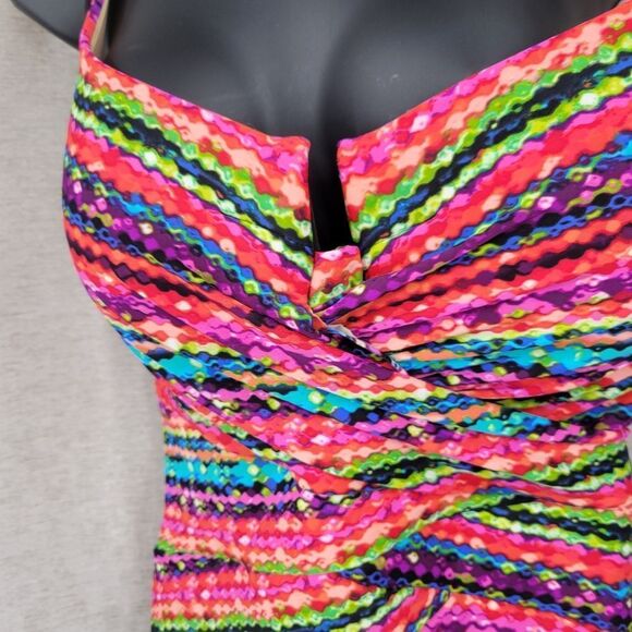 Miraclesuit Escape Night Lights Underwire Tummy Control One Piece Swimsuit - Picture 4 of 13